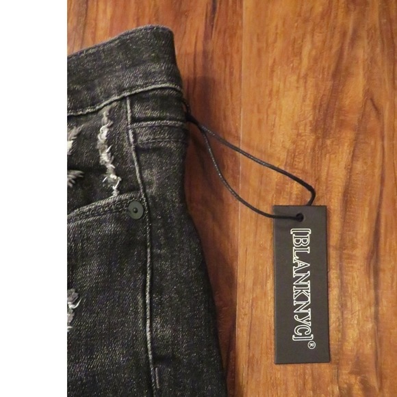 NWT Blank NYC The Fulton Roll Up Shorts Size 30 Black - Picture 4 of 9